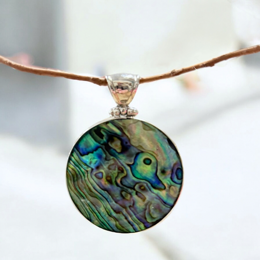 Power Shell Reversible Pendant Black Power Shell in Silver