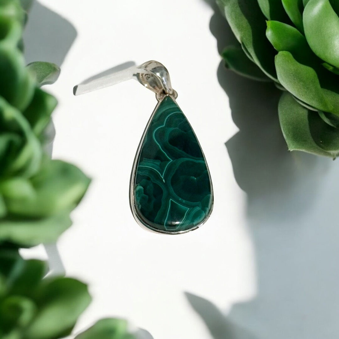 Malachite Pendant in Silver