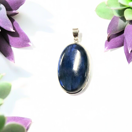 Labradorite Oval Silver Pendant