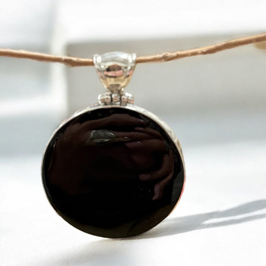 Power Shell Reversible Pendant Black Power Shell in Silver