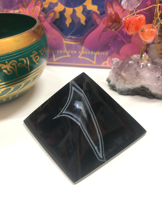 Black Agate Pyramids 001