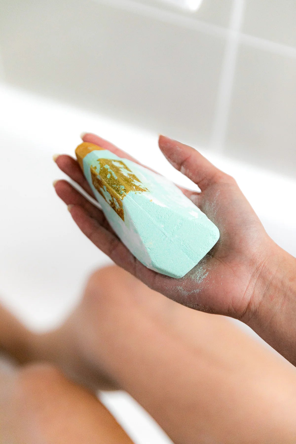 AQUAMARINE BATH BOMB | LEMONGRASS