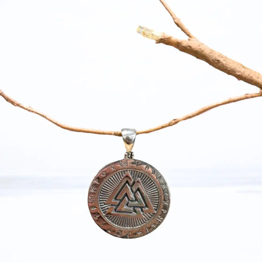 Valknut Viking Rune Triple Triangle Protection Pendant in Silver